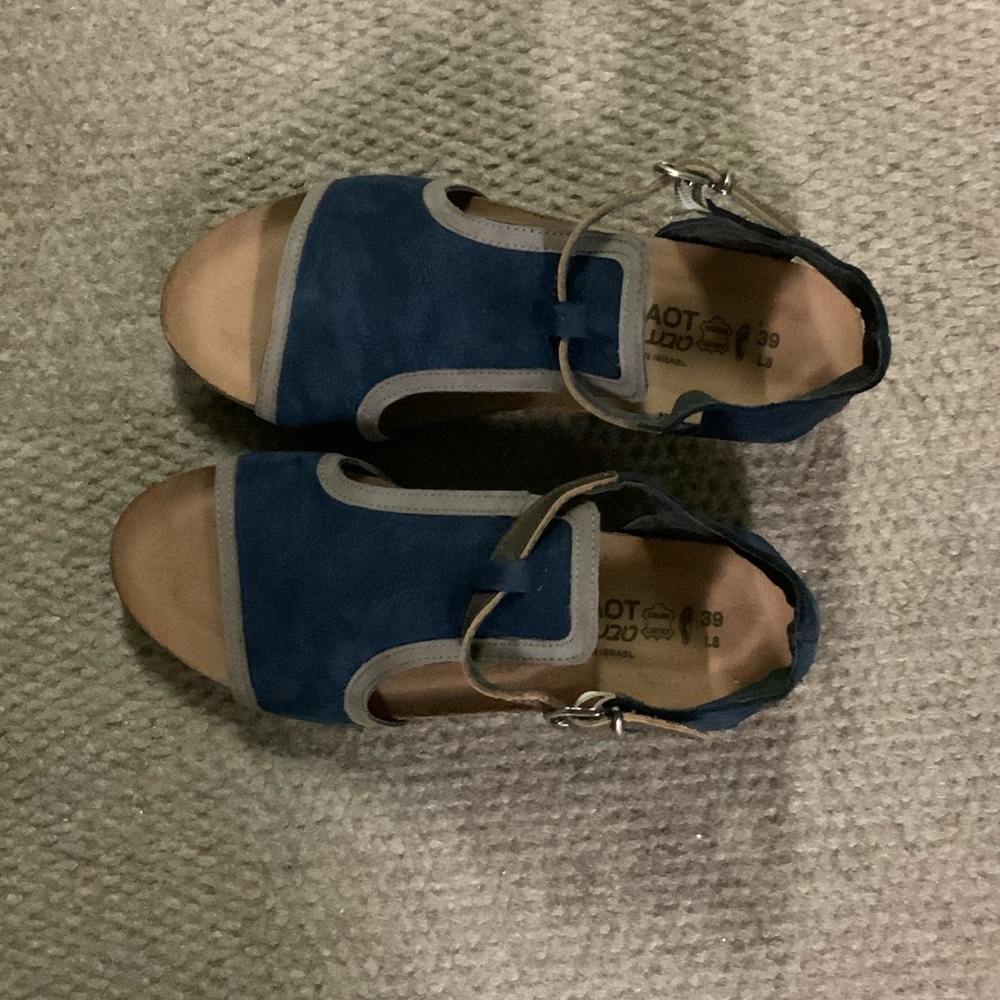Naot Fiona Sandals - Navy and Pewter
